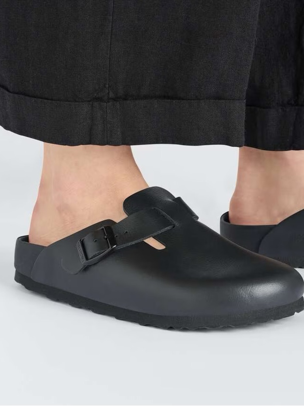 Birkenstock Boston Black Leather  Slip-On Clog with Adjustable Buckle NWOT Box